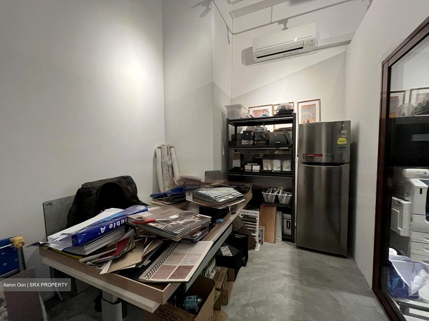 Redhill Forum (D3), Factory #464483071